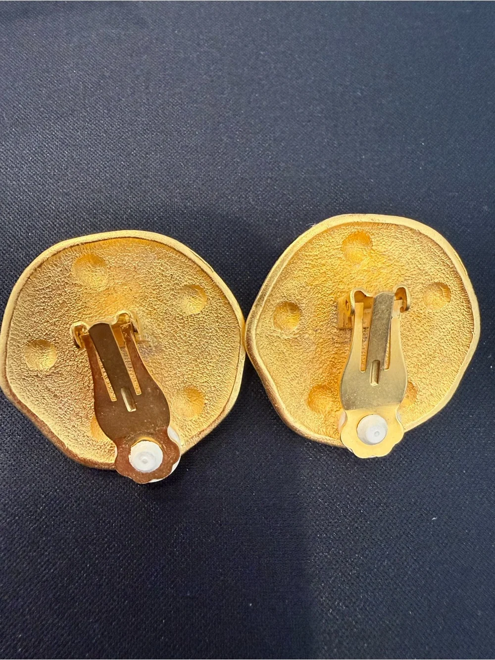 **Vintage* 80s blue resin clip-on earrings